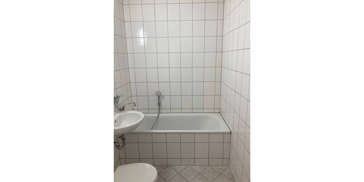 Etagenwohnung Gera Lusan - 4 Zimmer, 68 m&sup2;, 405&euro; | Angebot:26170568