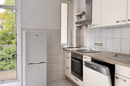 SCHNELL SEIN! SCHÖNE 2-RAUMWOHNUNG mit BALKON und EINBAUKÜCHE! 2 zimmer