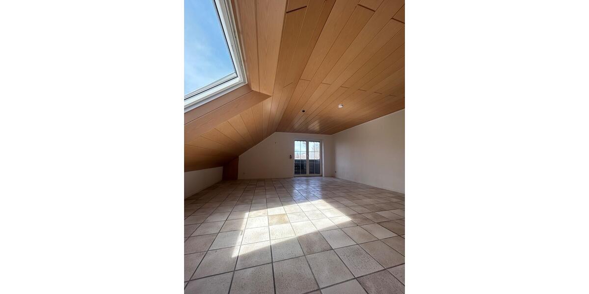 Dachgeschoßwohnung Sulzbach-Rosenberg Rosenberg - 3.5 Zimmer, 97 m&sup2;, 1.150&euro; | Angebot:26095795