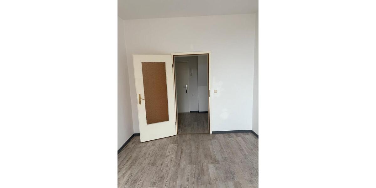Dachgeschoßwohnung Duisburg Duisburg-Mitte - 3 Zimmer, 90 m&sup2;, 1.100&euro; | Angebot:24963310