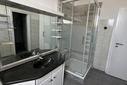 Erstbezug nach Renovierung 2.5ZKB Wohnung Mit Garten