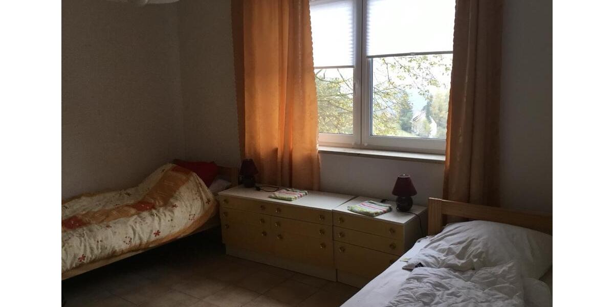 Erdgeschoßwohnung Sulzbach-Rosenberg Rosenberg - 6 Zimmer, 180 m&sup2;, 2.000&euro; | Angebot:25282327