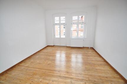 Wohnung Prenzlau - 4 Zimmer, 111 m&sup2;, 1.000&euro; | Angebot:25483984