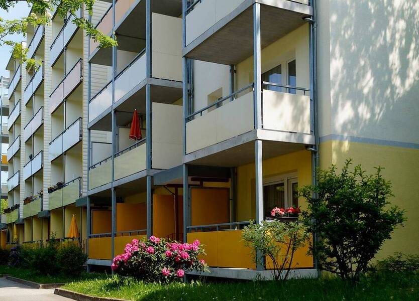 2-Raum-Wohnung mit lichtdurchflutetem 30 m² WohnZimmer, Balkon und EBK!
