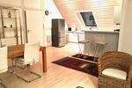 Möblierte, ruhige & lichtdurchflutete Dachgeschoss-Wohnung 2 zimmer