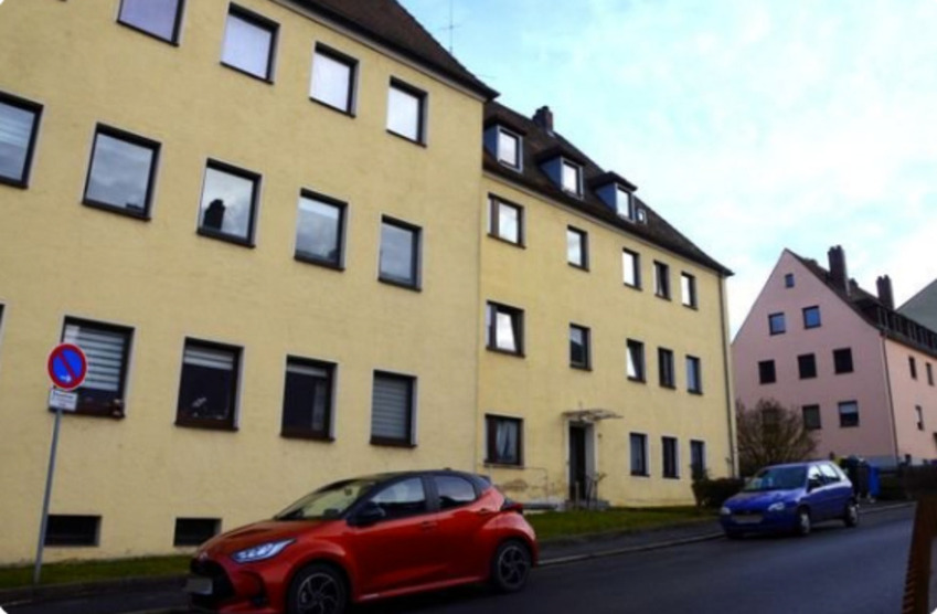 Helle 2,5 Zimmer Wohnung mit Einbauküche