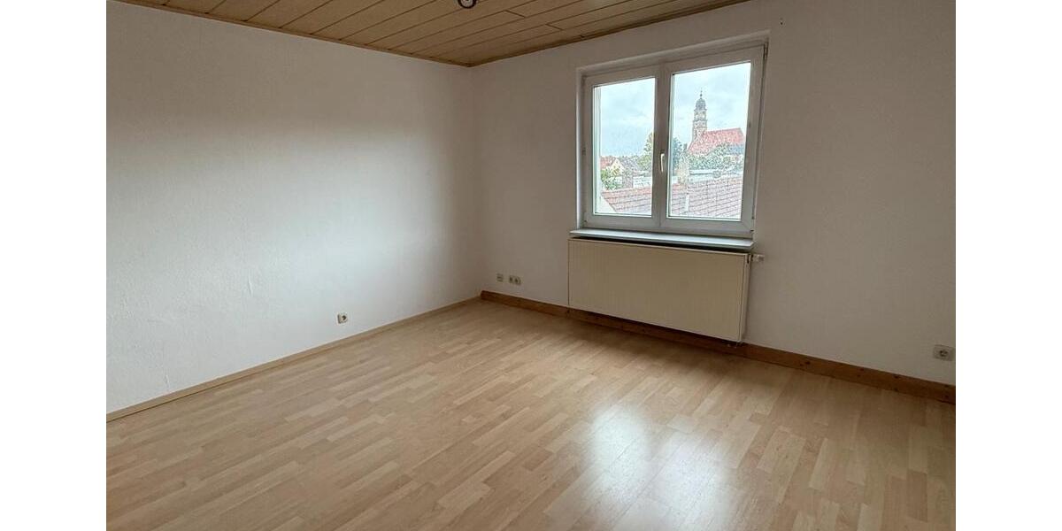 Dachgeschoßwohnung Amberg - 3.5 Zimmer, 90 m&sup2;, 700&euro; | Angebot:26321361