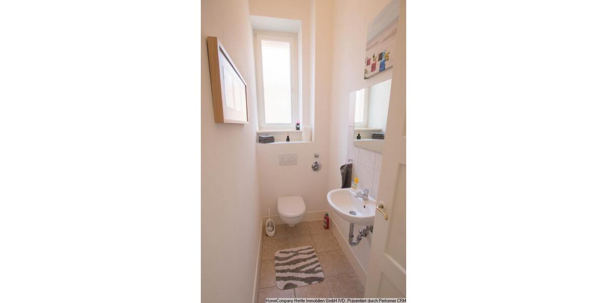 Liebevoll möblierte Wohnung mit 2 Balkonen für 2 - 12 Monate in der Wiehre 3 zimmer