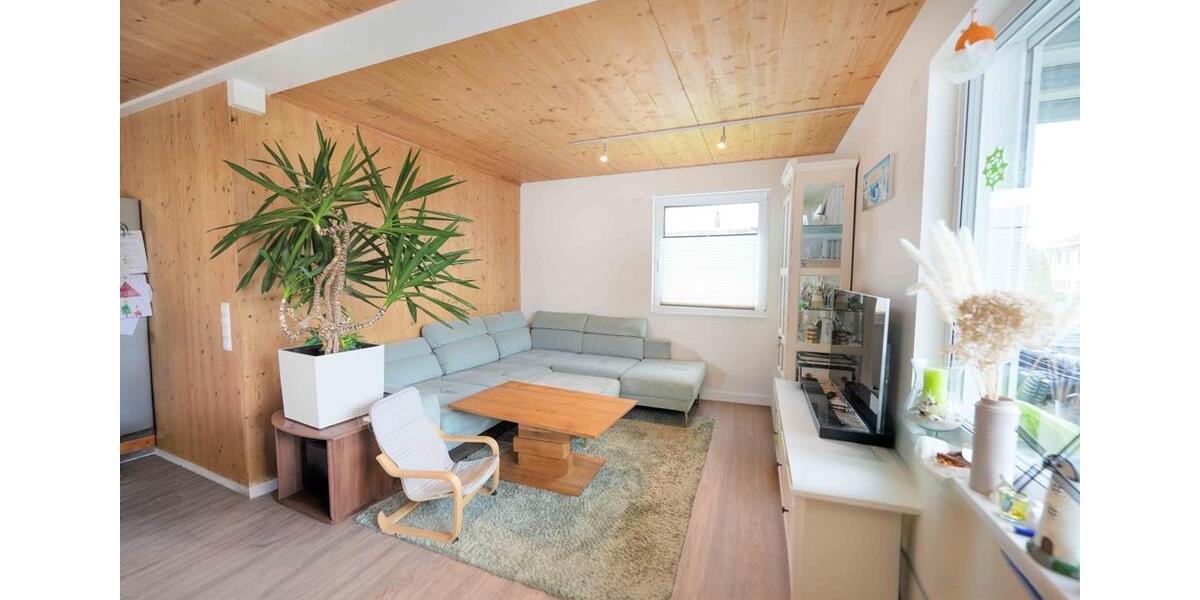 Etagenwohnung Ebersdorf bei Coburg - 4 Zimmer, 91 m&sup2;, 1.010&euro; | Angebot:26192999