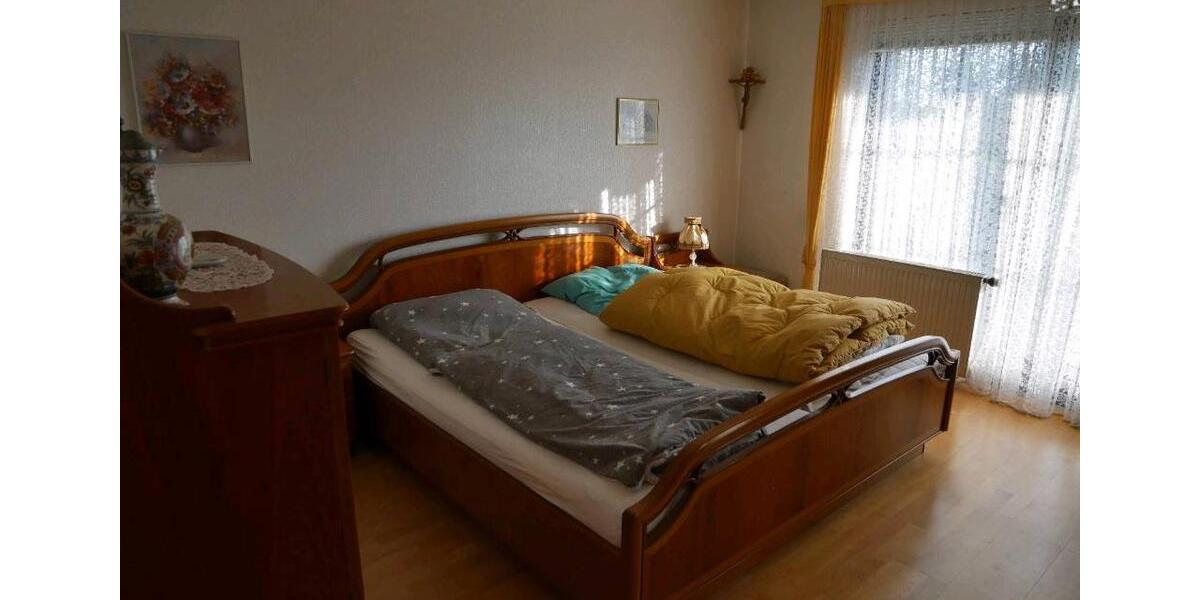 Einfamilienhaus Grünstadt - 7 Zimmer, 161 m&sup2;, 1.700&euro; | Angebot:26580273