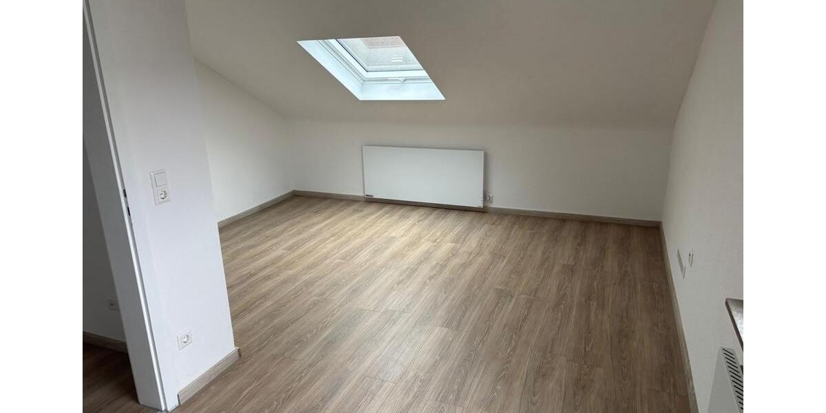 Dachgeschoßwohnung Leonberg - 2.5 Zimmer, 60 m&sup2;, 850&euro; | Angebot:24702910