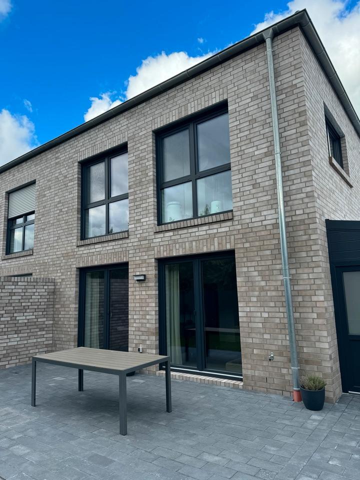 Neubau DHH, direkt am Stadtwald, energieeffizient, exklusiv