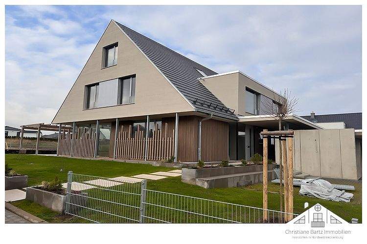 Doppelhaushälfte Wismar Wendorf - 5 Zimmer, 160 m&sup2;, 2.150&euro; | Angebot:25660957