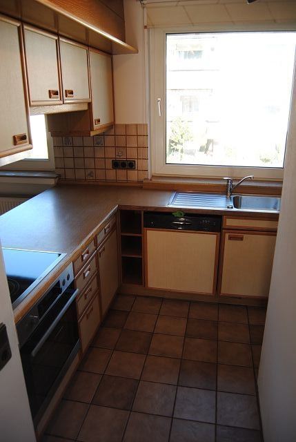 Wohnung im EG mit Balkon, Garage und Stellplatz in ruhiger Lage ... sucht lebensälteren Mieter ... 2 zimmer