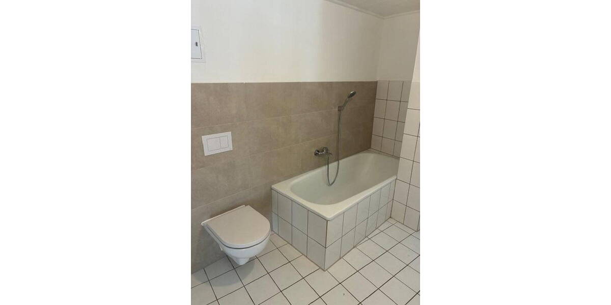 Etagenwohnung Seesen Kirchberg - 4 Zimmer, 129 m&sup2;, 895&euro; | Angebot:26344022