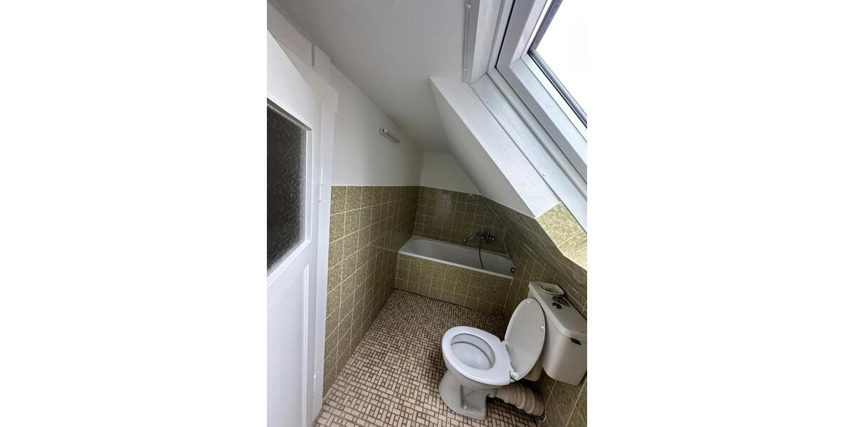 Dachgeschoßwohnung Konradsreuth - 2 Zimmer, 40 m&sup2;, 200&euro; | Angebot:26505244