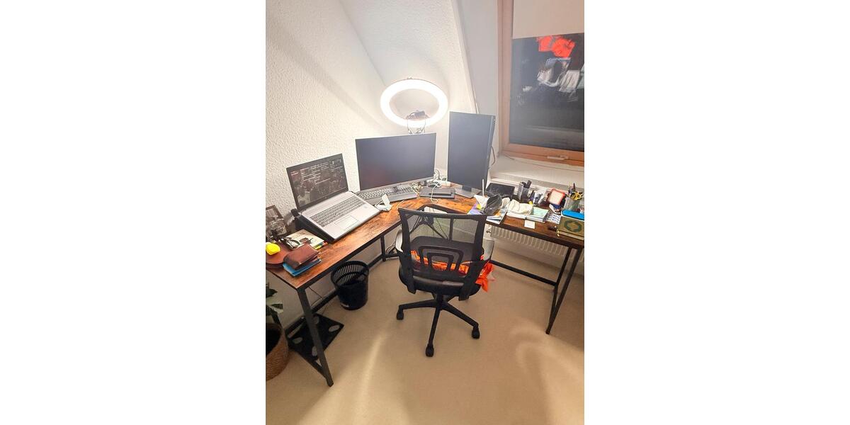 Dachgeschoßwohnung Hamburg Langenhorn - 2.5 Zimmer, 60 m&sup2;, 1.100&euro; | Angebot:26646722