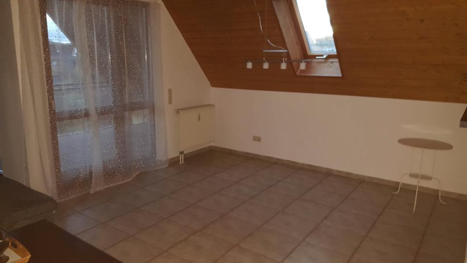 Dachgeschoßwohnung Kirchheim unter Teck - 3 Zimmer, 60 m&sup2;, 720&euro; | Angebot:26047502