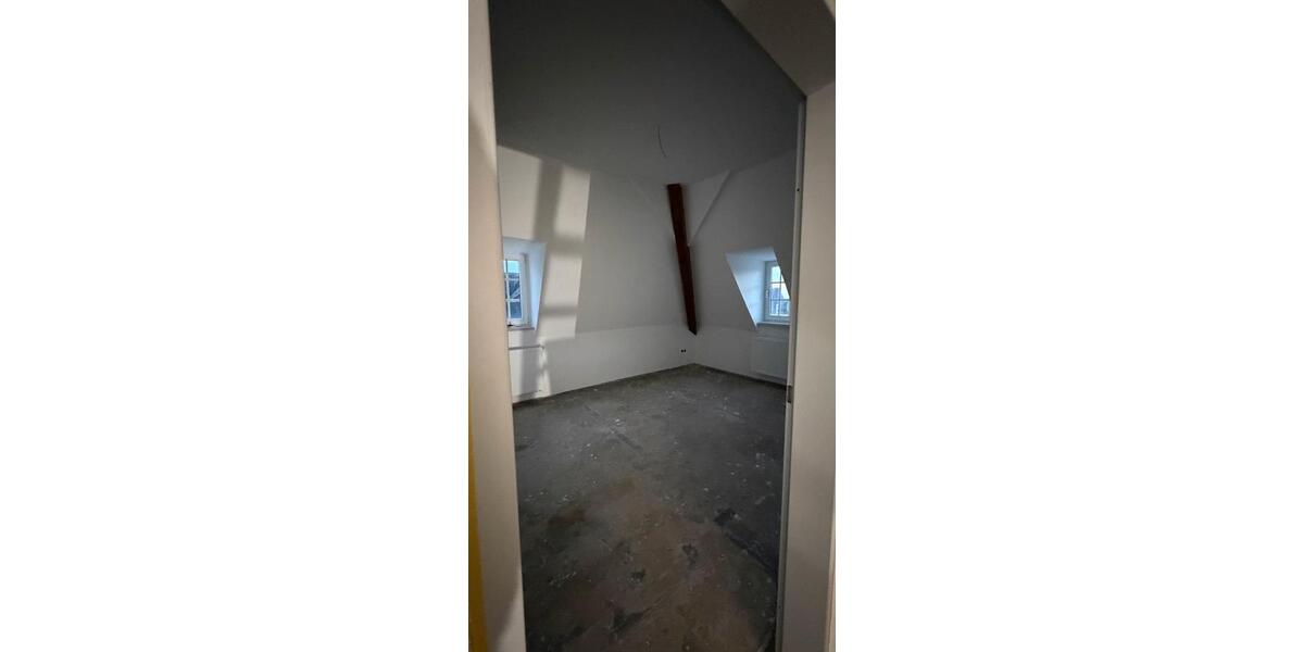 Dachgeschoßwohnung Wetzlar - 3 Zimmer, 100 m&sup2;, 1.000&euro; | Angebot:25981877