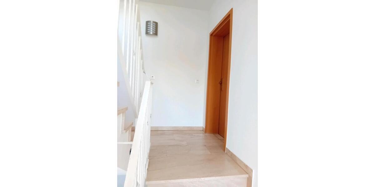 Etagenwohnung Langenselbold - 3 Zimmer, 85 m&sup2;, 1.000&euro; | Angebot:26237999