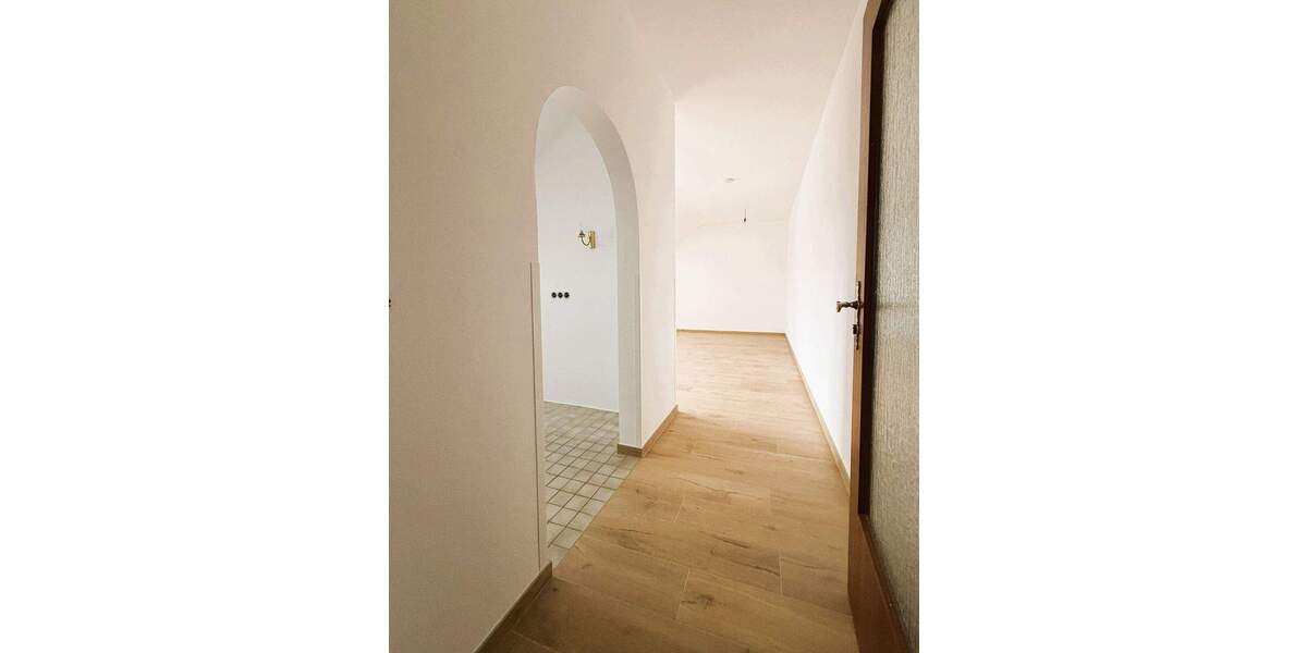 Gewerbeobjekt Bruckmühl - 3 Zimmer, 91 m&sup2;, 1.250&euro; | Angebot:26038132