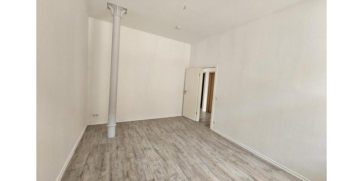 Erdgeschoßwohnung Crimmitschau - 4 Zimmer, 135 m&sup2;, 919&euro; | Angebot:24426878