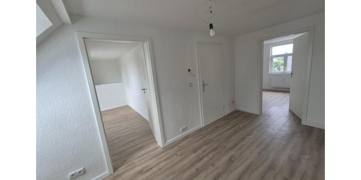 Dachgeschoßwohnung Limbach-Oberfrohna Oberfrohna - 3 Zimmer, 58 m&sup2;, 390&euro; | Angebot:26396288