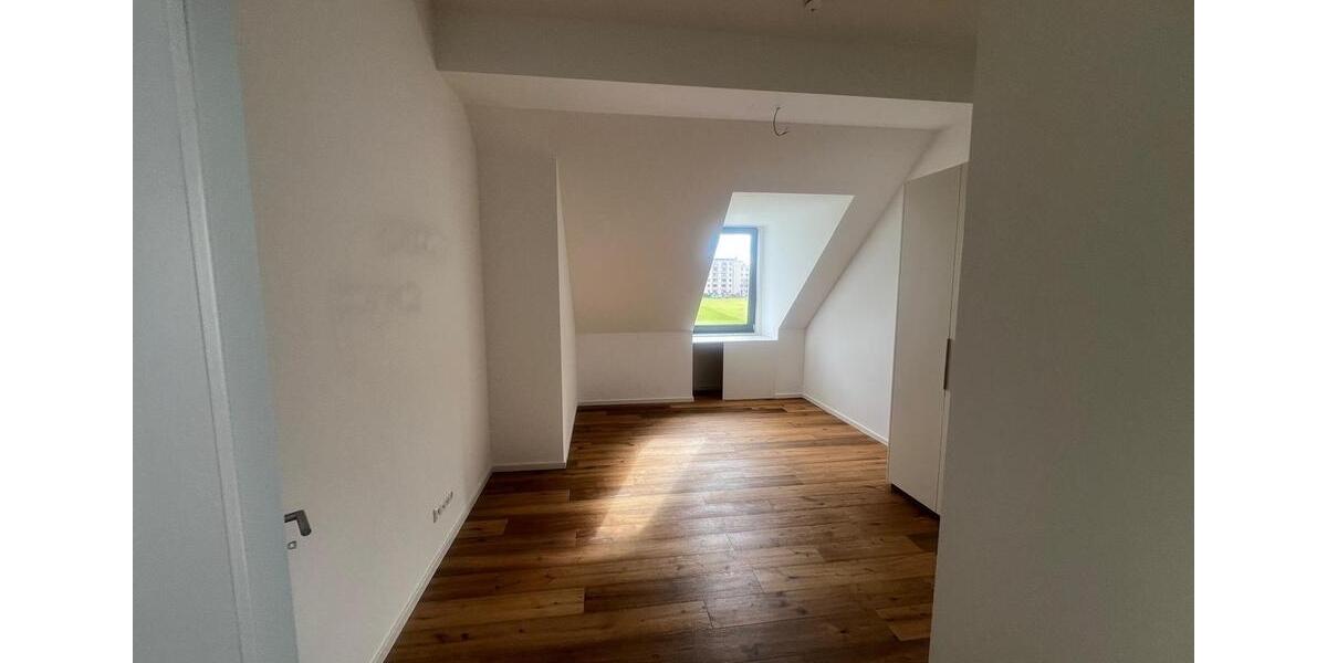 3-Zimmer-Dachgeschosswohnung mit Teilmöblierung 2 zimmer