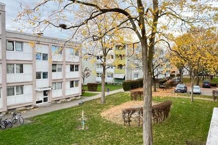 *** Teil- vollrenovierte Wohnung – Individuell möglich *** 3 zimmer