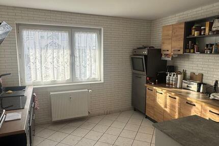 Wohnung zu Vermieten (keine Haustiere, Nichtraucher) 4 zimmer