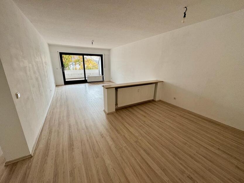 2 Zimmer Wohnung (Balkon, TG), hell, großzügig, Toplage zimmer