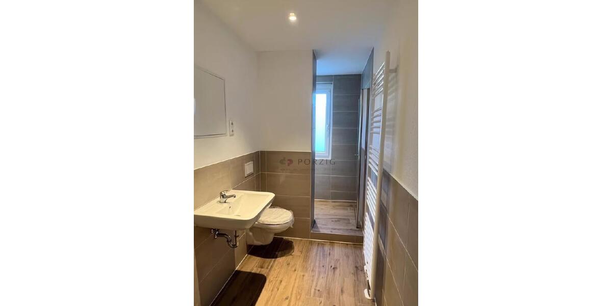 Erdgeschoßwohnung Saal - 4 Zimmer, 81 m&sup2;, 647&euro; | Angebot:25921577