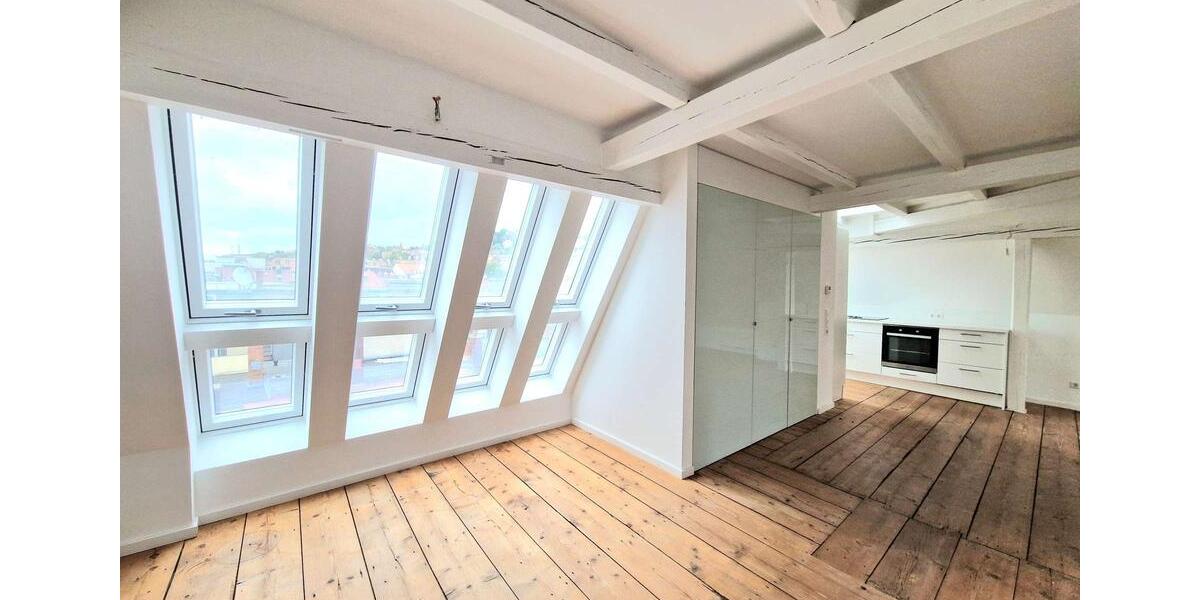 Dachgeschoßwohnung Stuttgart Stuttgart-Mitte - 5 Zimmer, 134 m&sup2;, 2.796&euro; | Angebot:24659602