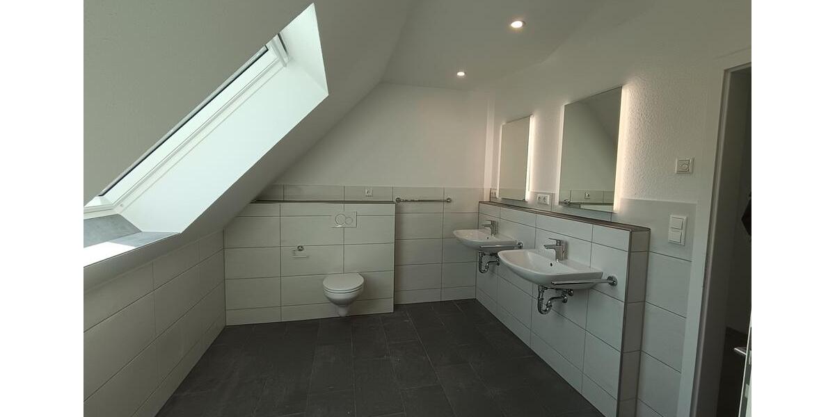 Doppelhaushälfte Zetel - 6 Zimmer, 200 m&sup2;, 1.500&euro; | Angebot:26533162