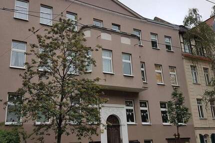 Großzügig wohnen mit Altbaucharme – 4 Zimmer in Toplage von Halle! 4 zimmer