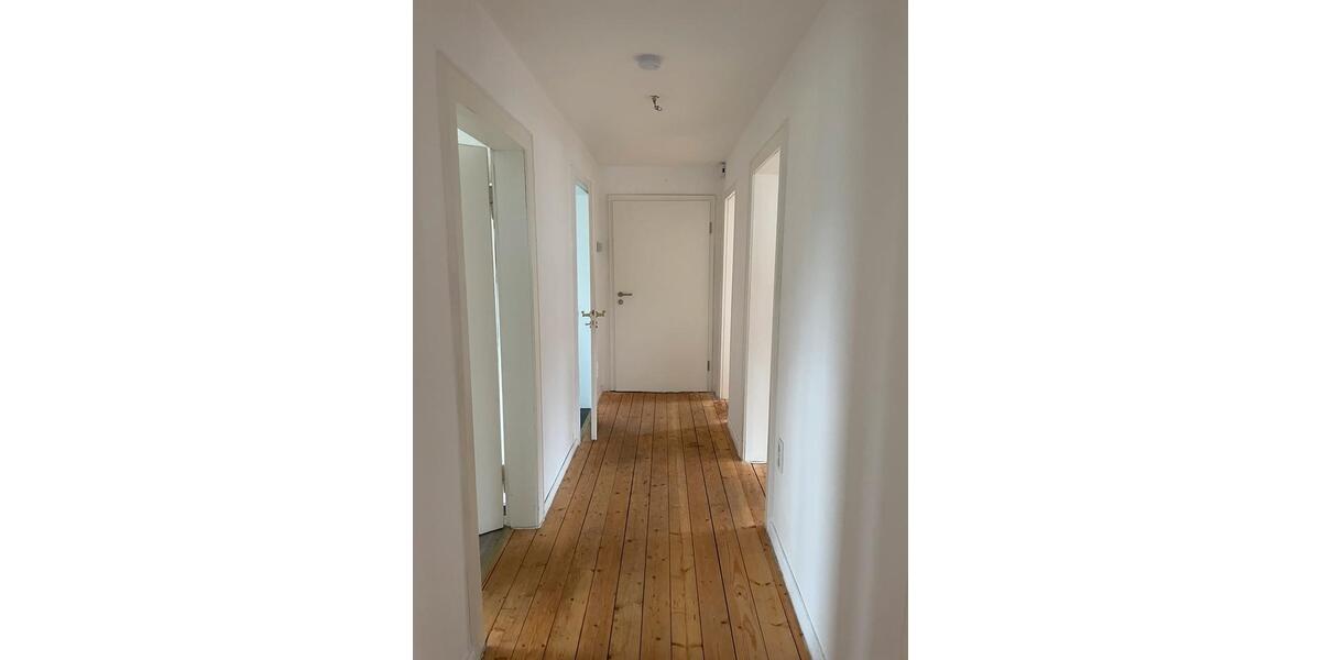 Dachgeschoßwohnung Detmold Hiddesen - 4 Zimmer, 70 m&sup2;, 875&euro; | Angebot:26042255