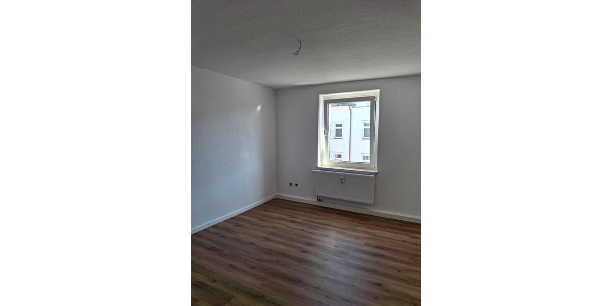 Etagenwohnung Köthen (Anhalt) - 1 Zimmer, 29 m&sup2;, 215&euro; | Angebot:26097933