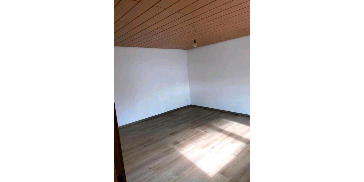 Erdgeschoßwohnung Wurmlingen - 3.5 Zimmer, 89 m&sup2;, 750&euro; | Angebot:26226359