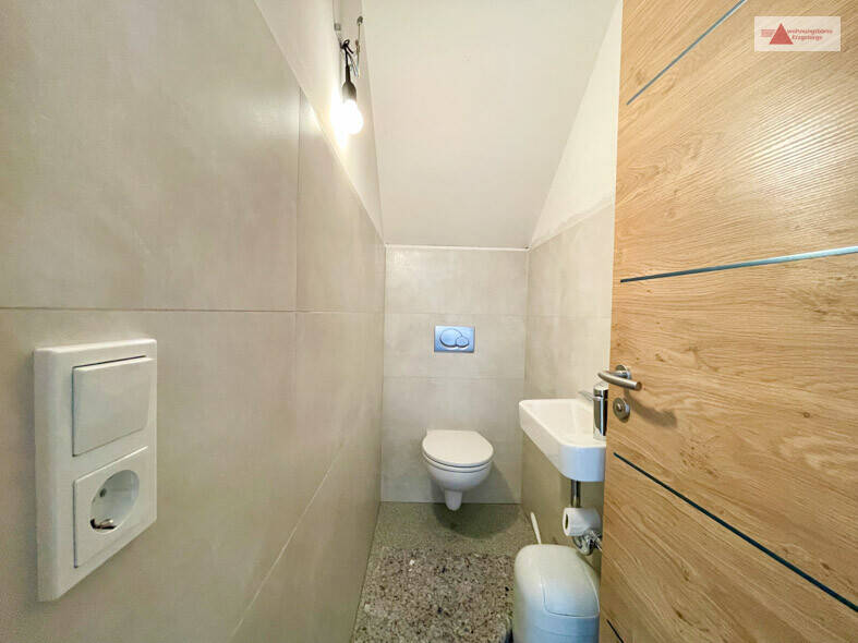 Doppelhaushälfte Dippoldiswalde / Schmiedeberg Dippoldiswalde - 4 Zimmer, 174 m&sup2;, 1.500&euro; | Angebot:26156714