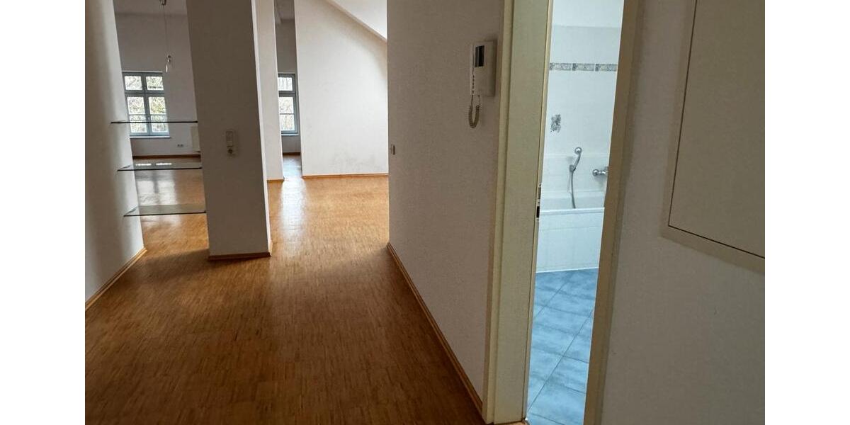 Dachgeschoßwohnung Buckenhof - 4 Zimmer, 117 m&sup2;, 1.550&euro; | Angebot:24432989