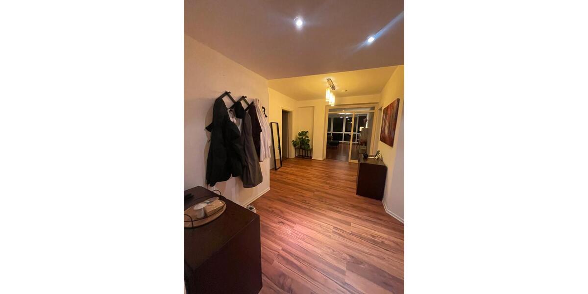 Einfamilienhaus Oldenburg Dobbenviertel - 14 Zimmer, 100 m&sup2;, 375&euro; | Angebot:24526414