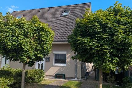großzügige Doppelhaushälfte mit Vollkeller und Garten im begehrten Potsdam - Fahrland