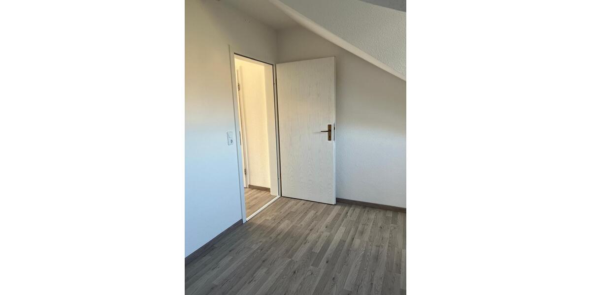 Dachgeschoßwohnung Rosenberg - 2 Zimmer, 35 m&sup2;, 400&euro; | Angebot:26048791