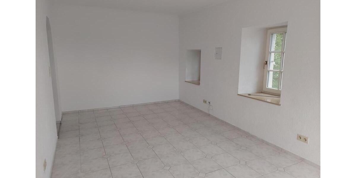 Dachgeschoßwohnung Eppingen - 3 Zimmer, 86 m&sup2;, 700&euro; | Angebot:26047547