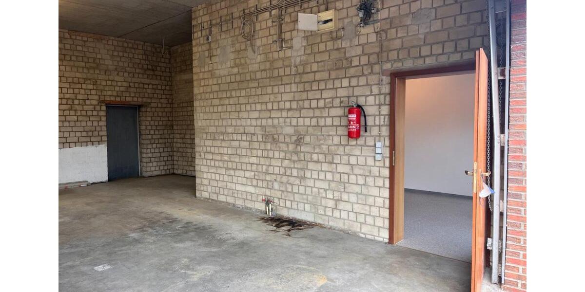 Lager mit Büro & Sanitär in Garbsen-Osterwald | Halle ca. 62m² zimmer