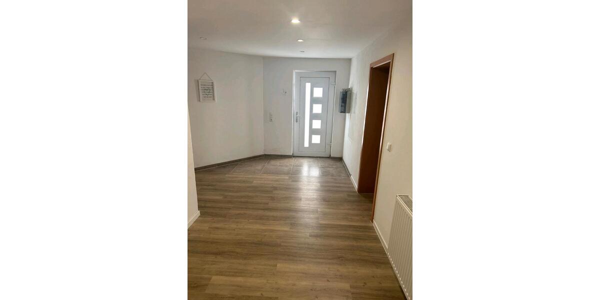 Erdgeschoßwohnung Stadtallendorf - 3 Zimmer, 100 m&sup2;, 900&euro; | Angebot:24867347