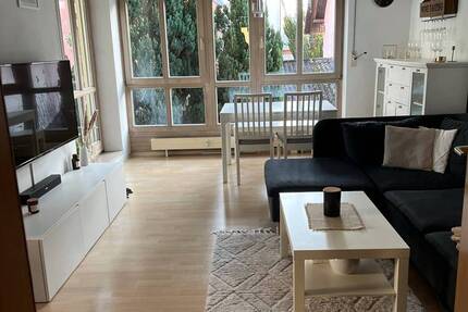 Schöne helle 2-Zim.-Wohnung mit Loggia, zentrumsnah gelegen