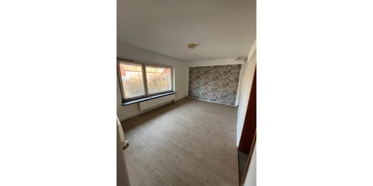 Etagenwohnung Dassel - 3 Zimmer, 110 m&sup2;, 600&euro; | Angebot:25427701