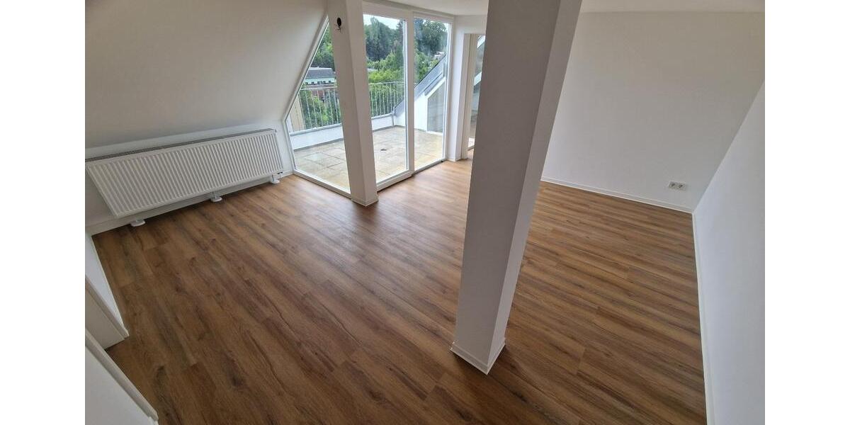 Frisch sanierte helle 4 Raumwohnung + 2 Bäder + Balkon 4 zimmer