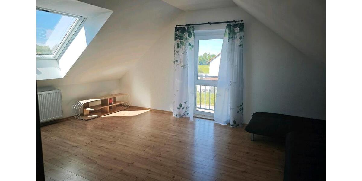 Dachgeschoßwohnung Schrobenhausen - 3 Zimmer, 68 m&sup2;, 780&euro; | Angebot:26698855